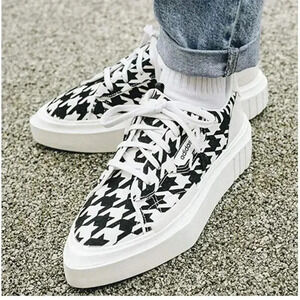 adidas // Original HyperSleek Sneaker G54058